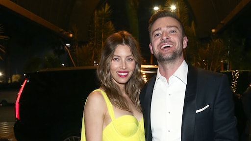 Vrouw Justin Timberlake lijkt exact haar man in Halloween-outfit