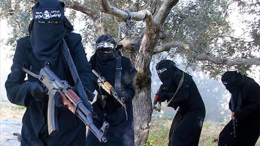 Ze willen terug naar Nederland, maar hoe gevaarlijk zijn de vrouwen van IS?