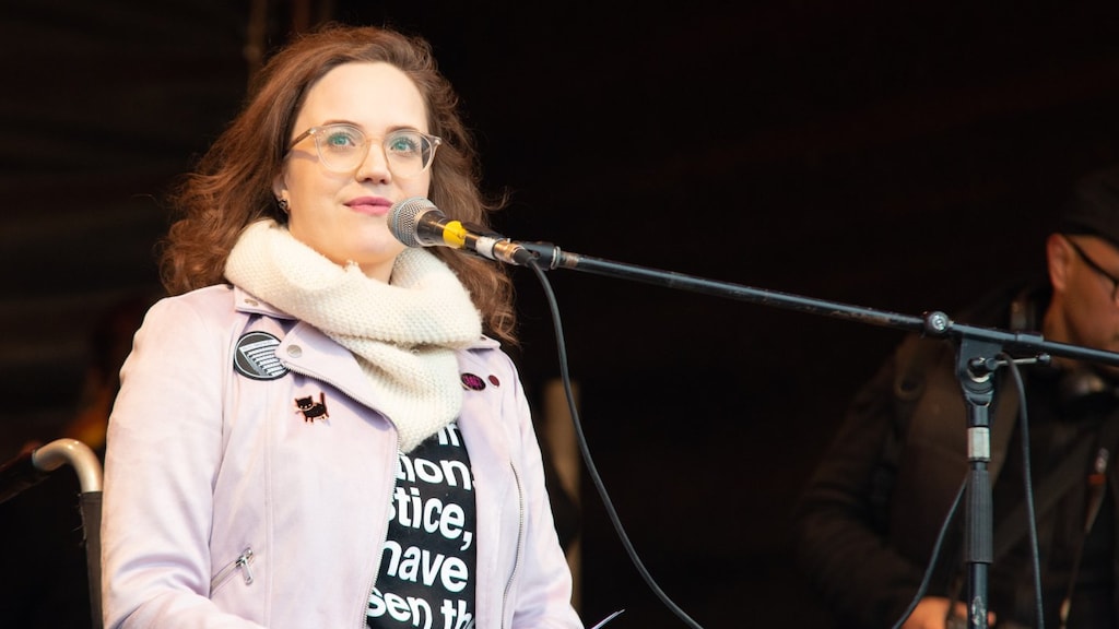 Annika tijdens haar toespraak bij de Women's March
