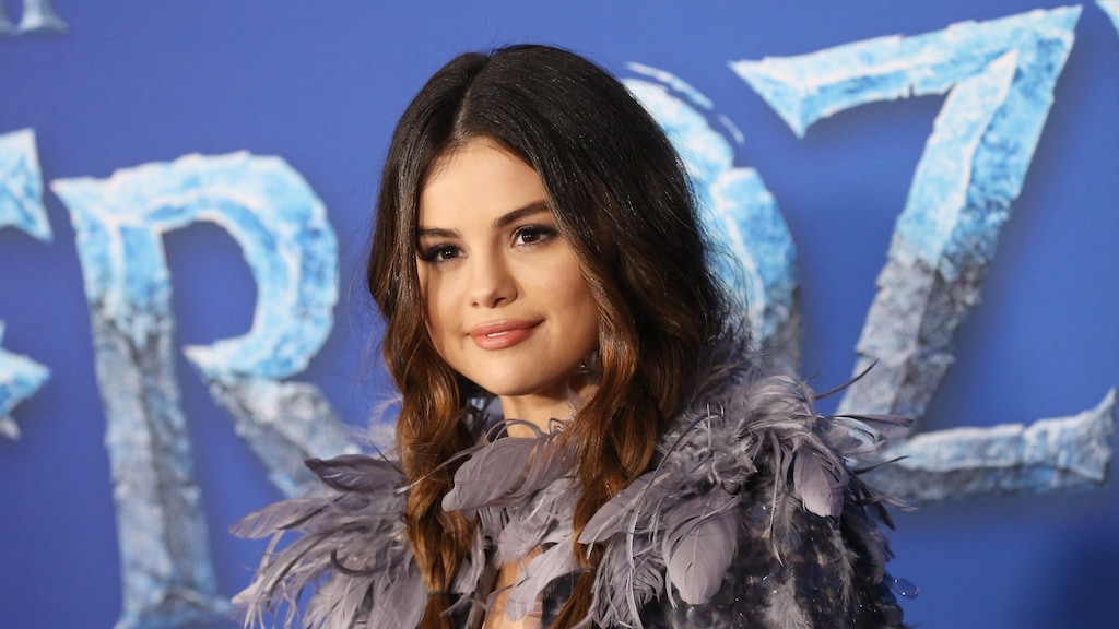 Selena Gomez en zusje stelen de show tijdens Frozen 2 première