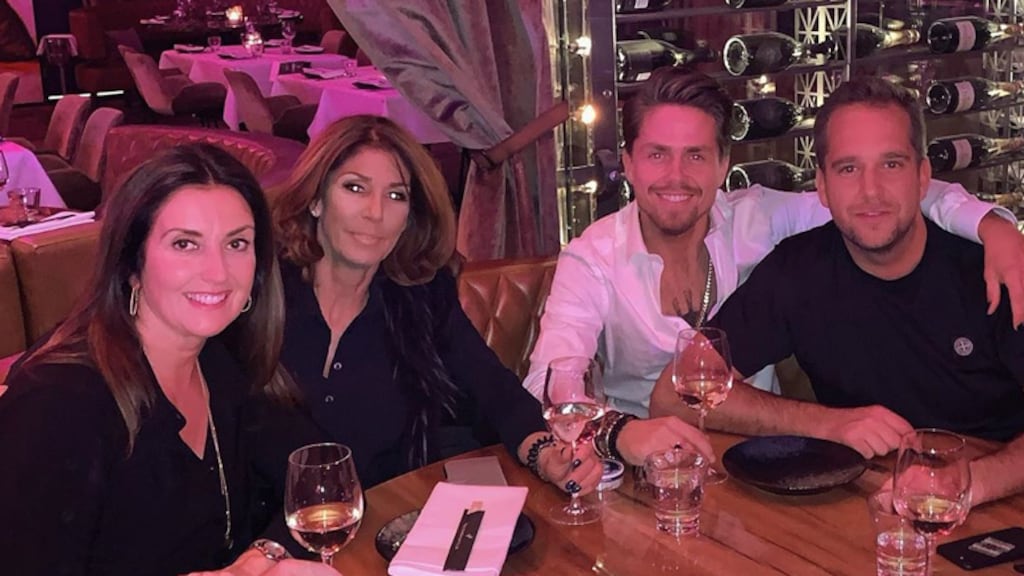 André Hazes geniet van qualitytime met moeder Rachel