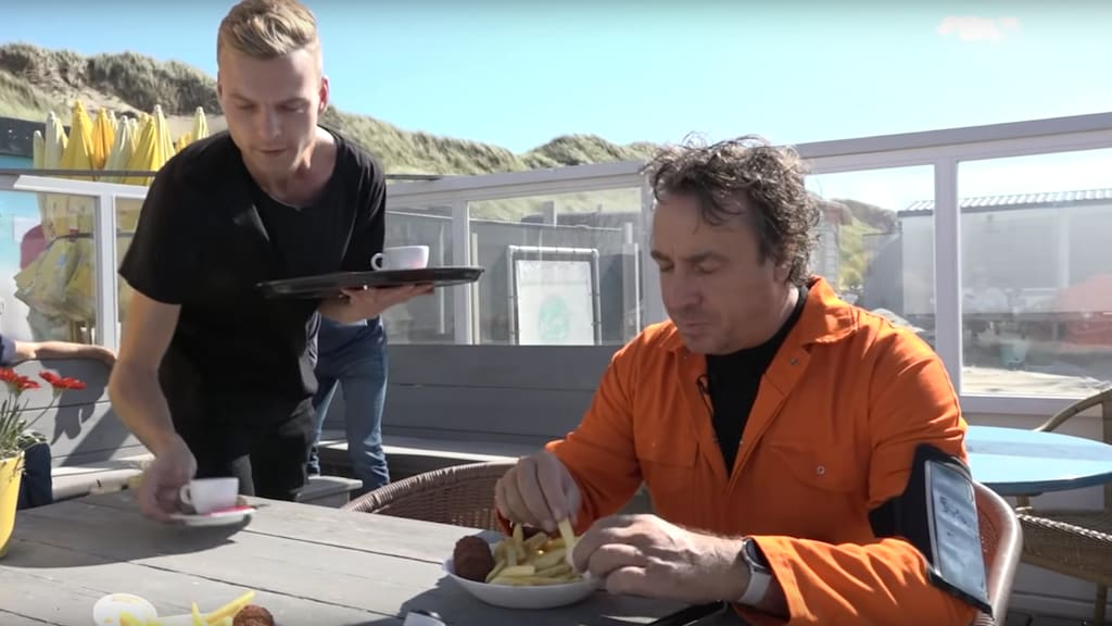 Marco Borsato neemt het er flink van in Jachtseizoen