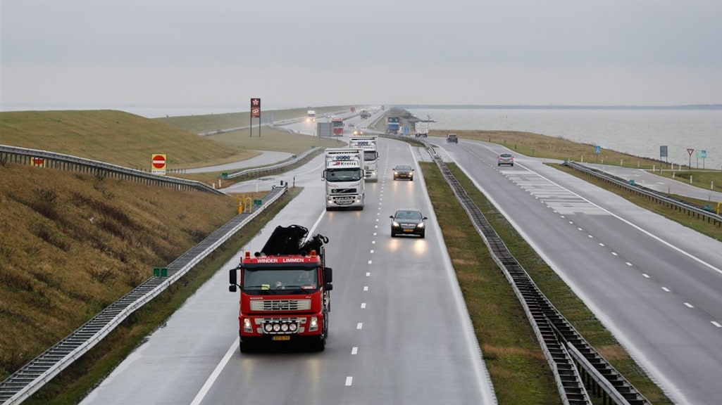 Maximumsnelheid van 130 naar 100 kilometer per uur, behalve 's nachts