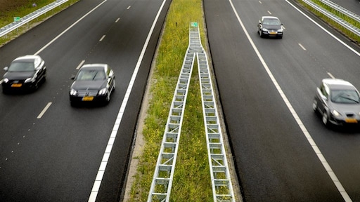Helft minder verkeersongelukken door coronamaatregelen