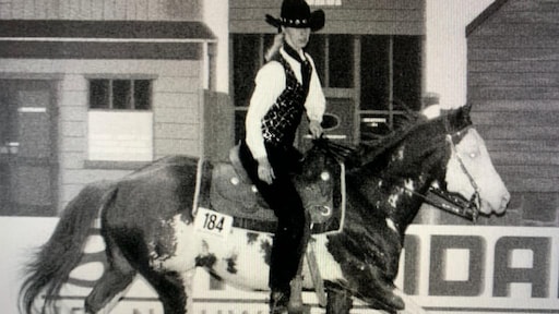 'Larissa (25) stierf niet door paardenbeet, maar door misdrijf'