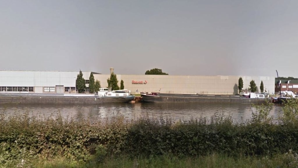 Nabestaanden klagen asbestfabrikant aan voor doodslag medewerkers