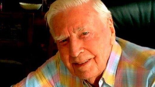 Ton (93) brengt debuutroman uit: 'Je moet toch wat doen met je vrije