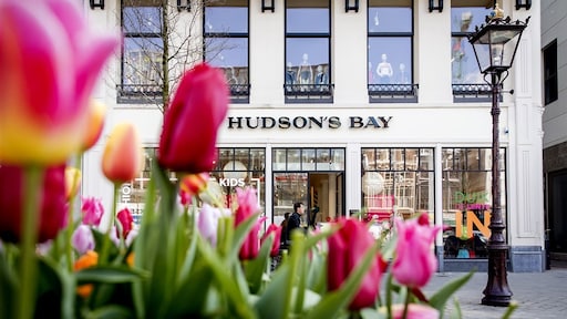 Strijd om winkelpanden Hudson's Bay is losgebarsten
