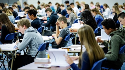 Motivatie omlaag, slechtere cijfers: 'Jongeren vinden traditioneel onderwijs te saai'