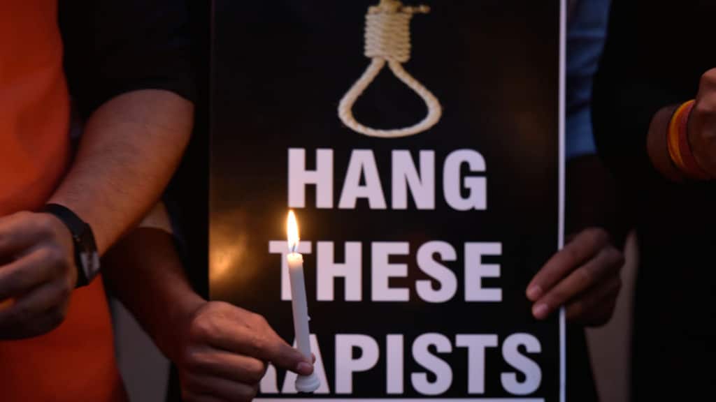 Dierenarts in India in brand gestoken na groepsverkrachting, betogers eisen doodstraf