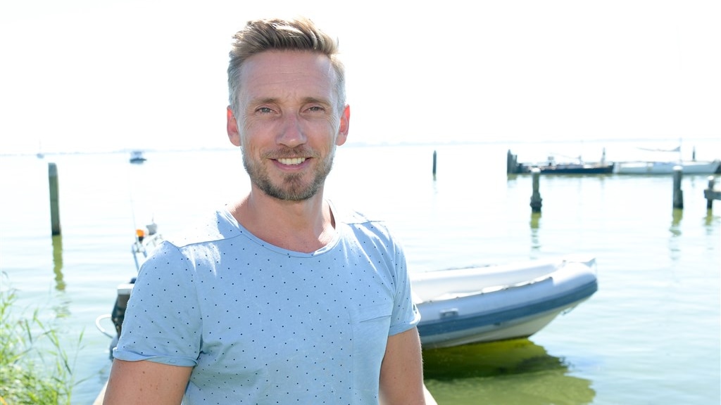 Koos van Plateringen gaat theater in met songfestivalhelden