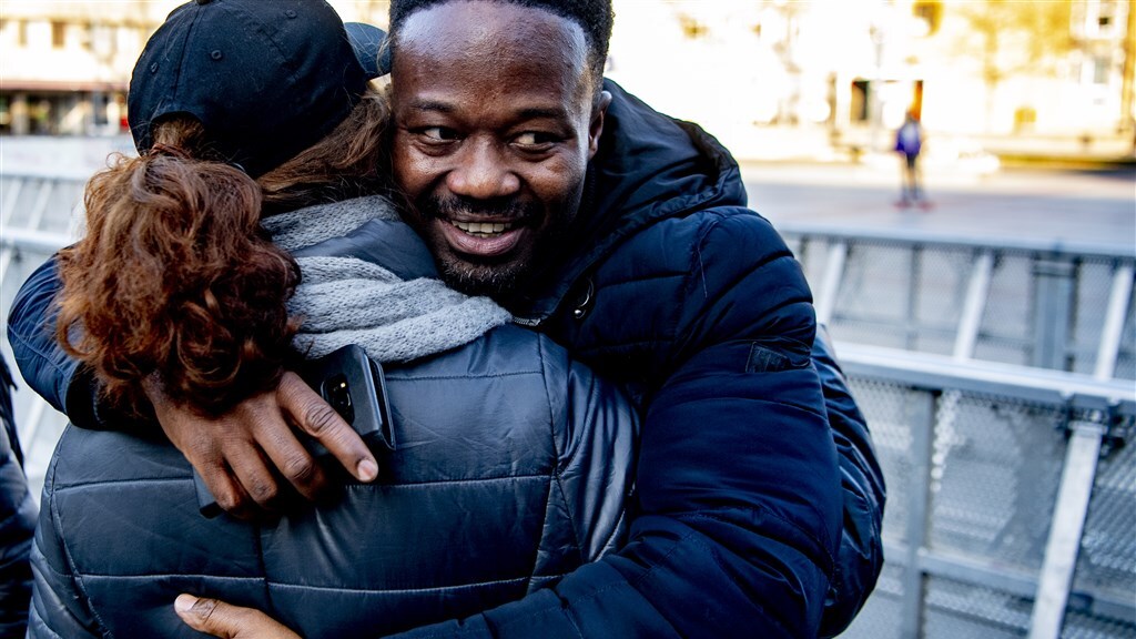 Jerry Afriyie tijdens een demonstratie op het Stadhuisplein van Eindhoven.