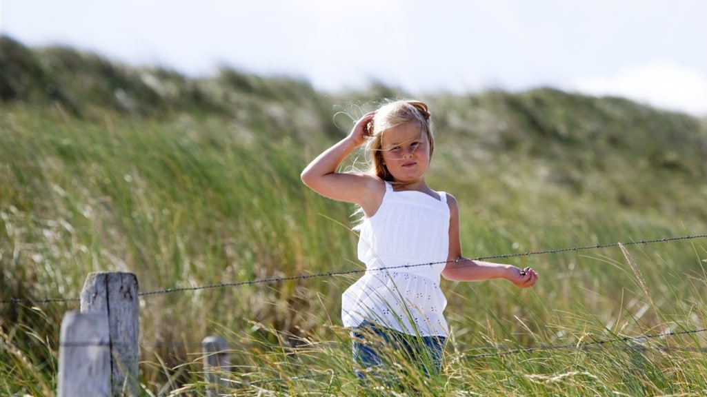 De vijfjarige Amalia in natuurgebied Meijendel in Wassenaar.