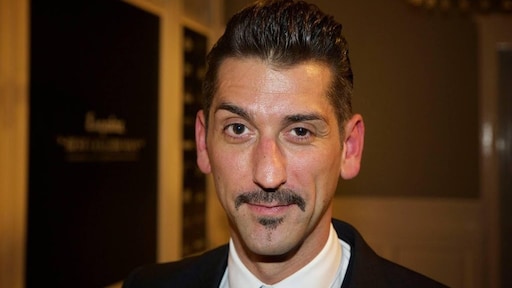 Danny Vera moet wennen aan achtbaan