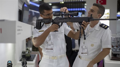 Wapenhandel stijgt bijna 5 procent, omzet 420 miljard dollar