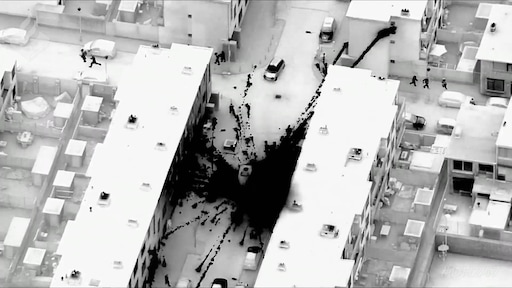 Man opgepakt voor gooien vuurwerkbom onder ME-bus