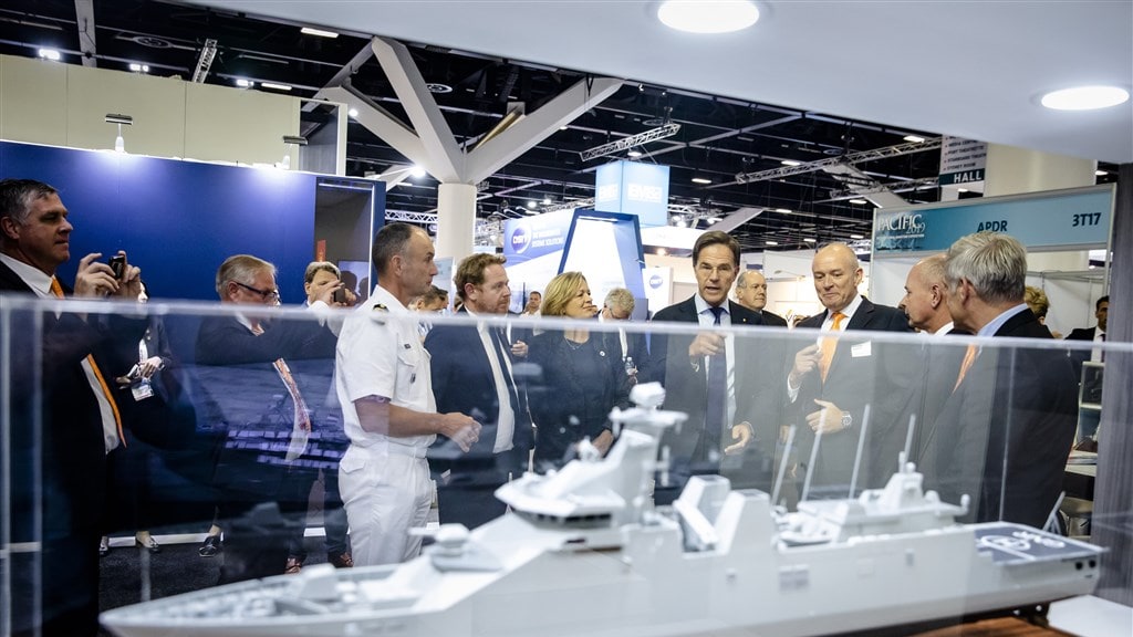 Premier Mark Rutte bezocht in oktober een stand van Damen op een maritieme defensiebeurs in Australië.
