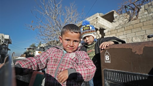 Tienduizenden Syriërs op de vlucht na zware bombardementen Idlib