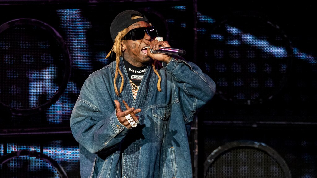 FBI valt vliegtuig Lil Wayne binnen na drugstip