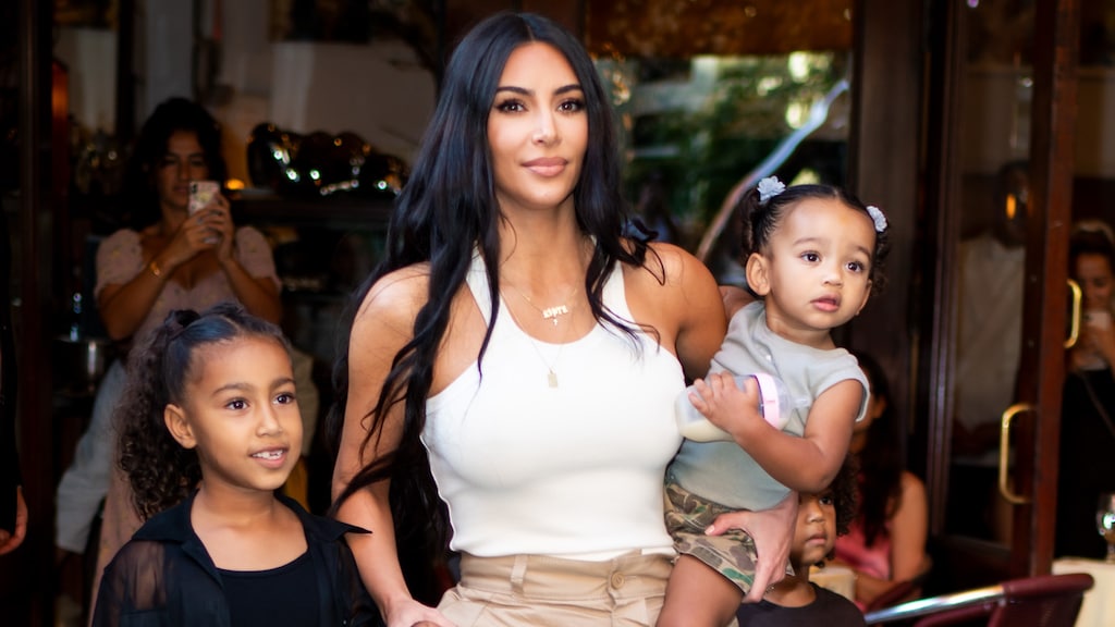 Kim Kardashian geeft dochter buitensporig duur kerstcadeau
