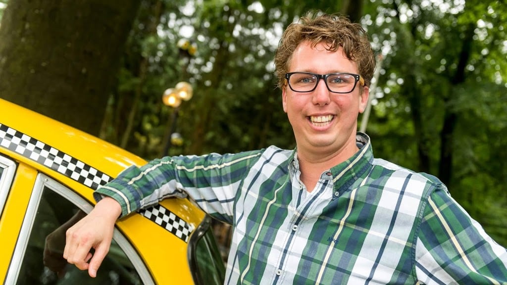 Paul de Leeuw-sidekick 'Adje' komt met eigen YouTube-serie