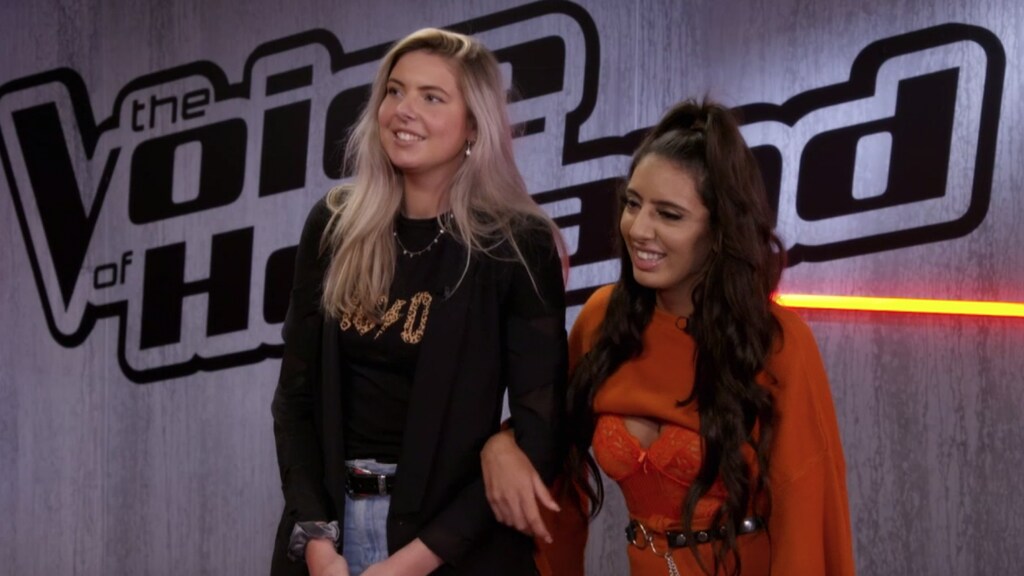 Kijkers The Voice kunnen zich niet inhouden na 'mini-truitje'