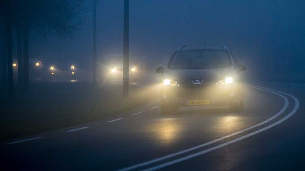 Zeer dichte mist: KNMI geeft code rood af voor noorden van het land