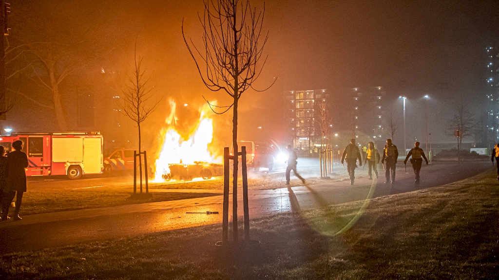 Wéér hulpverleners belaagd met oud en nieuw: 'Wat bezielt deze mensen?'
