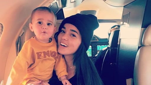 Waylon verrast zijn gezinnetje met een tripje naar Parijs