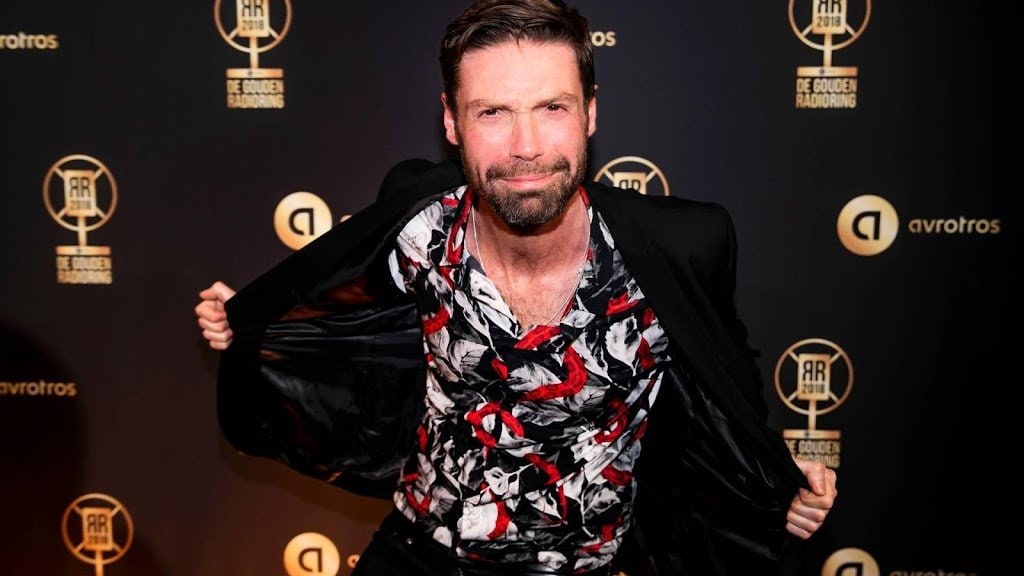 'Naam Nederlandse songfestival-artiest begint met J'