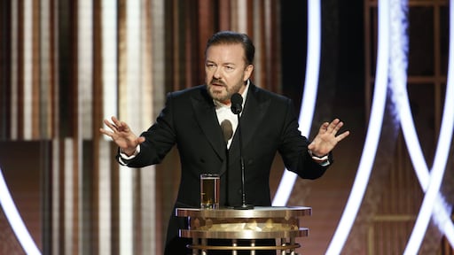 Ricky Gervais haalt flink uit bij Golden Globes