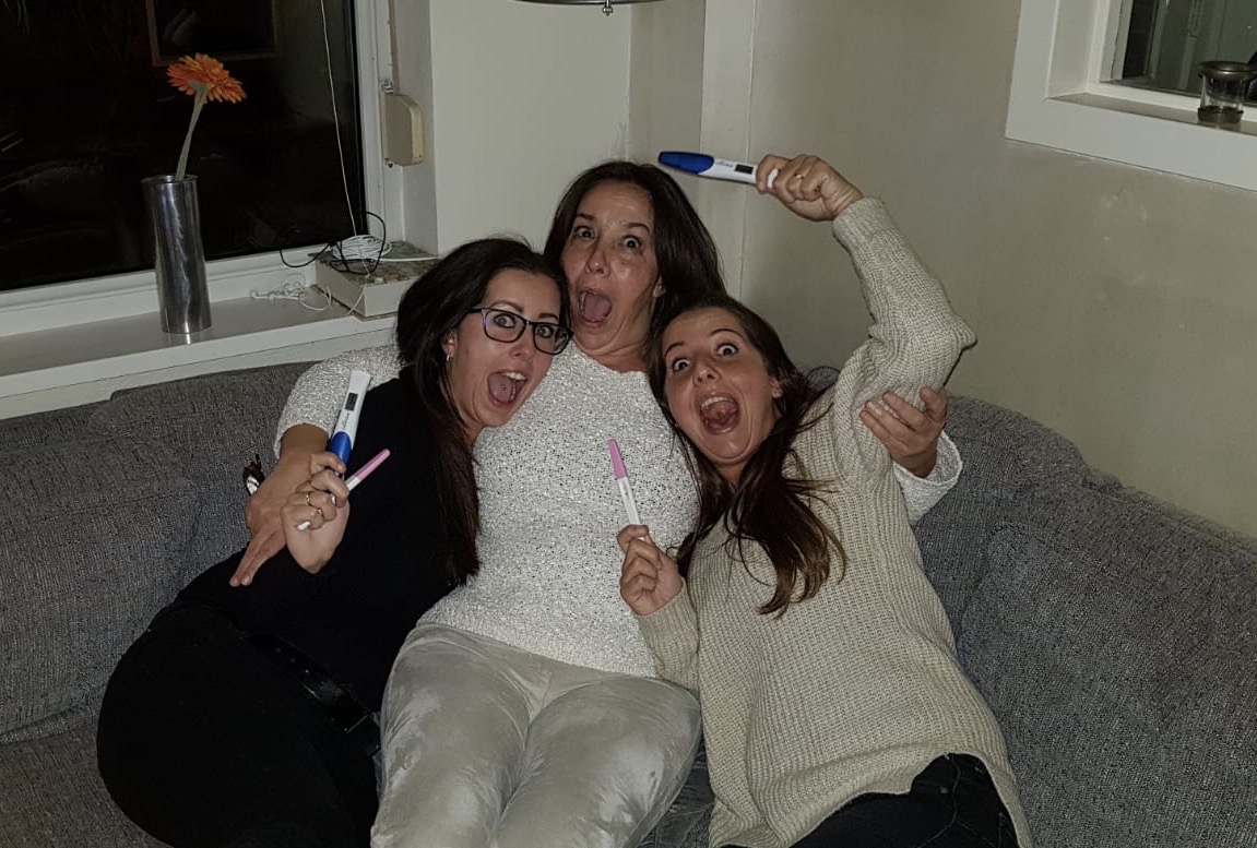 De moeder van Joyce en Malu kreeg er ineens twee kleinkinderen bij