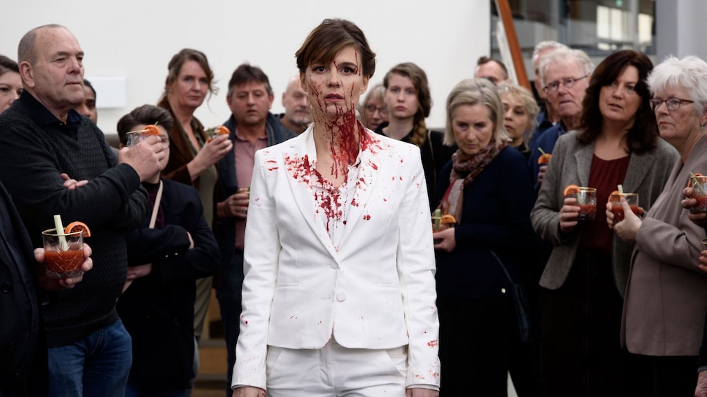 Katja Herbers kan bloed wel drinken in telefilm De Kuthoer