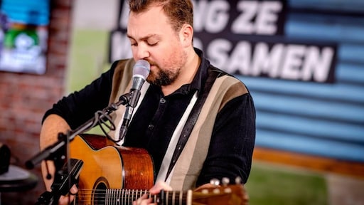 Zanger Tim Knol door roedel honden aangevallen