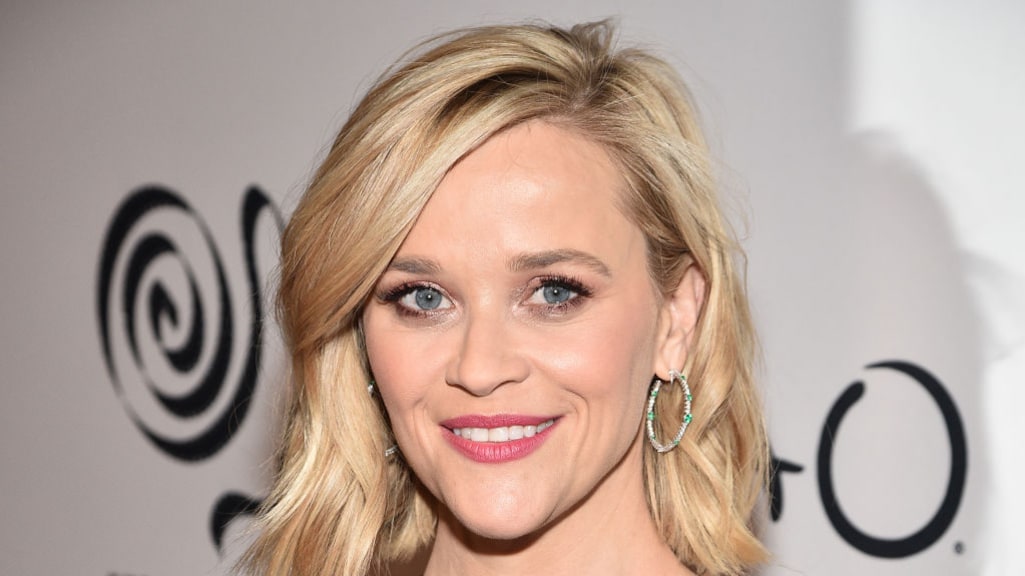 Beyoncé doet Reese Witherspoon bubbels cadeau