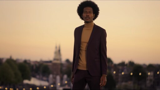 Jeangu Macrooy naar songfestival, maar waar kennen we hem van?