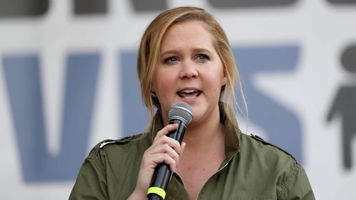 Comedienne Amy Schumer wil broertje of zusje voor zoontje