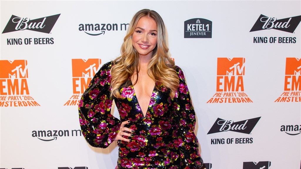 Emma Heesters reageert op zoen-geruchten met Wesley Sneijder