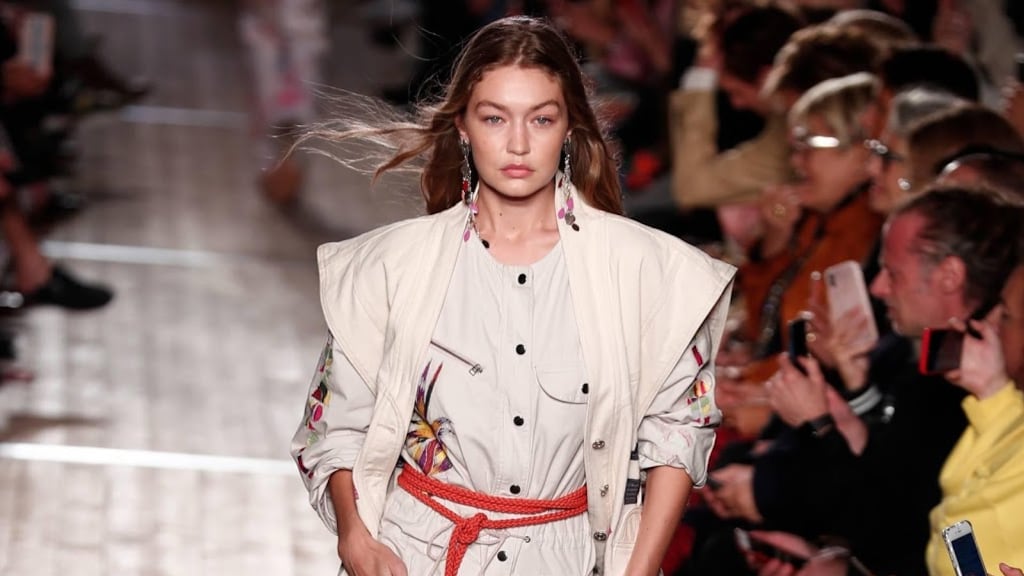 Gigi Hadid toont babybump op Instagram