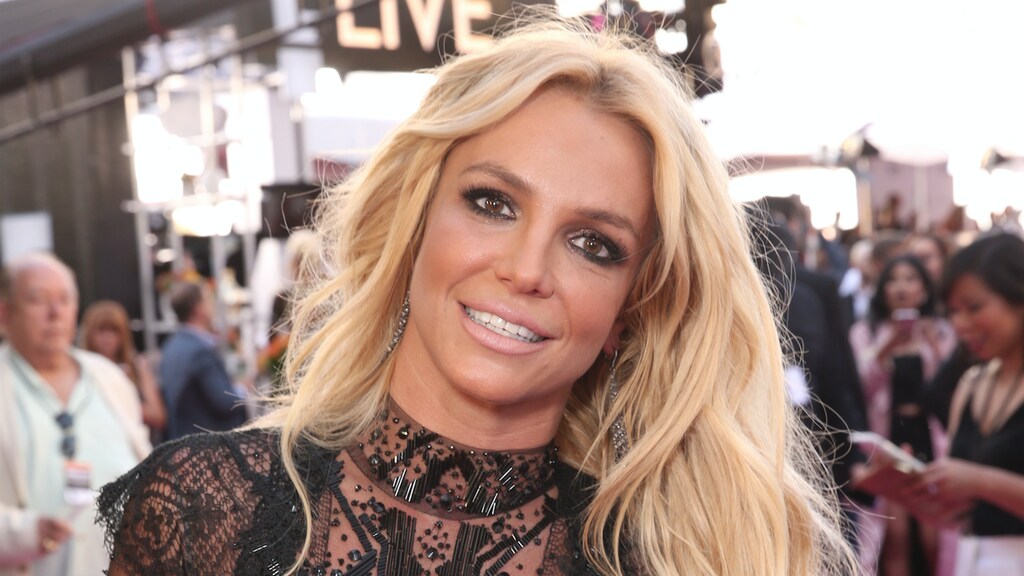 Britney Spears opent eigen kunstexpositie in Frankrijk