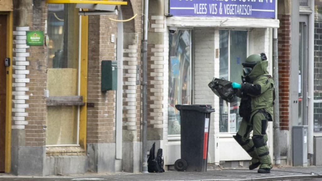 Verdacht pakketje bij joods restaurant HaCarmel Amsterdam