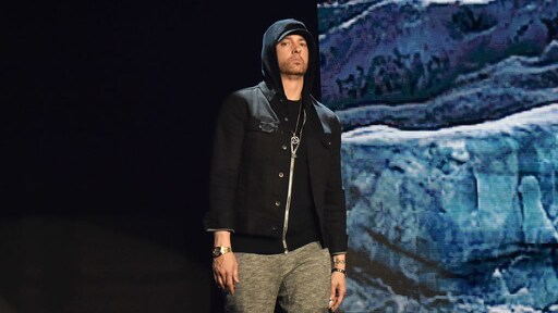 Eminem verrast fans met onaangekondigd album