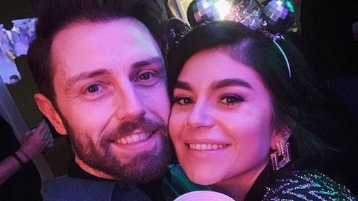 Vriend Roxeanne Hazes zet liefje in zonnetje op verjaardag