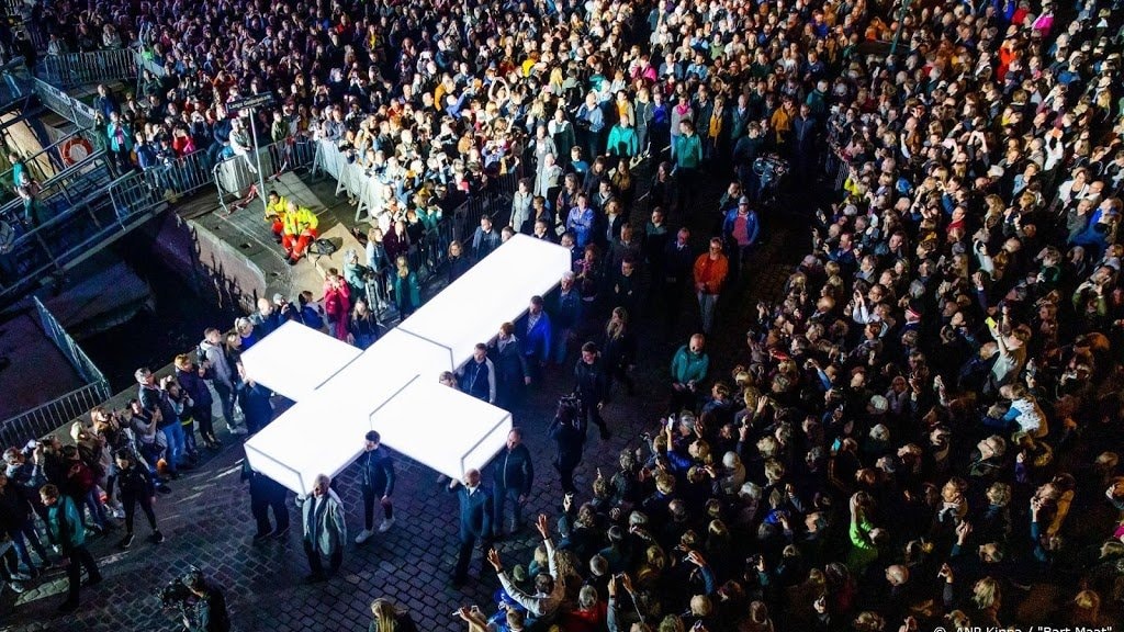 The Passion gaat de grens over