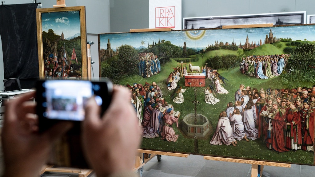 Half december werd het gerestaureerde meesterwerk alvast in kleine kring getoond.