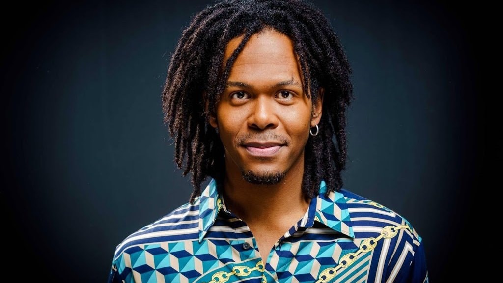 Jeangu Macrooy werkt met taalcoach aan songfestivallied