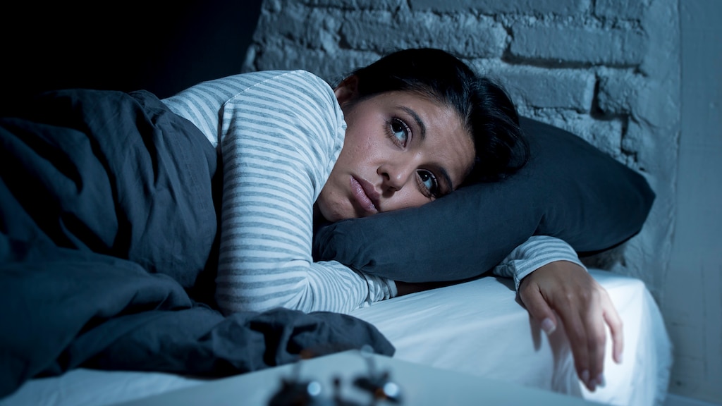 Scrollen, dutjes en niet ontbijten: ook je gedrag overdag bepaalt je slaap