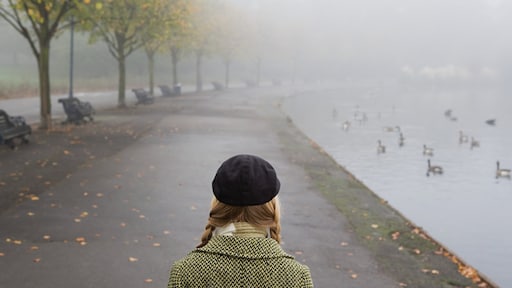 Eva (34) is als de dood voor vogels: 'Komt een vogel voorbij op tv, dan zap ik weg'