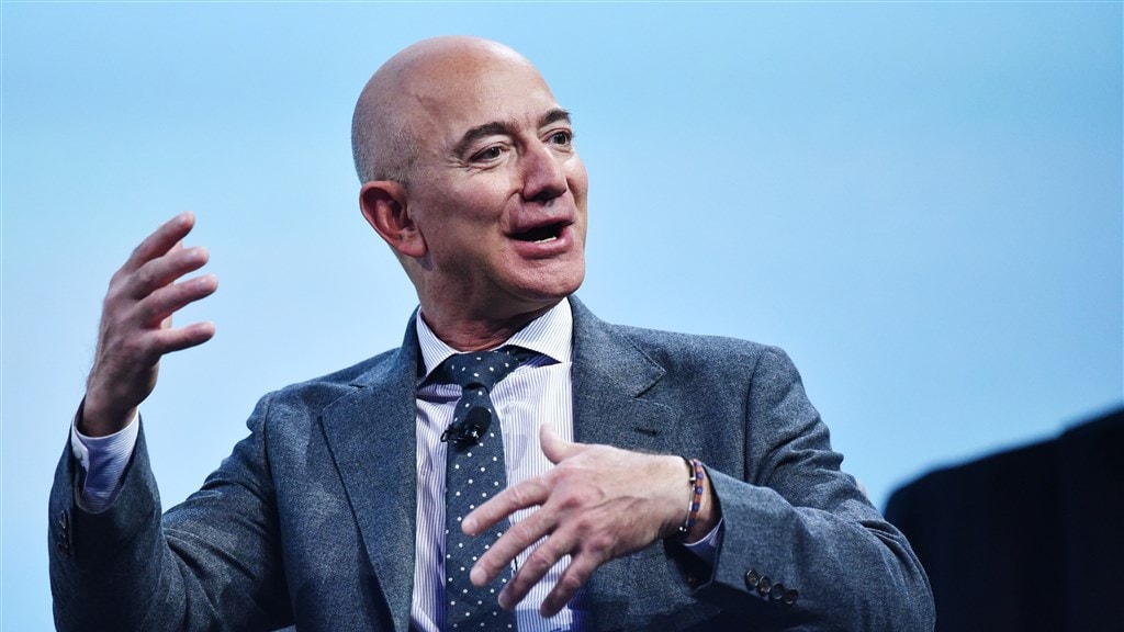Koers Amazon schiet omhoog; Bezos 10 miljard rijker