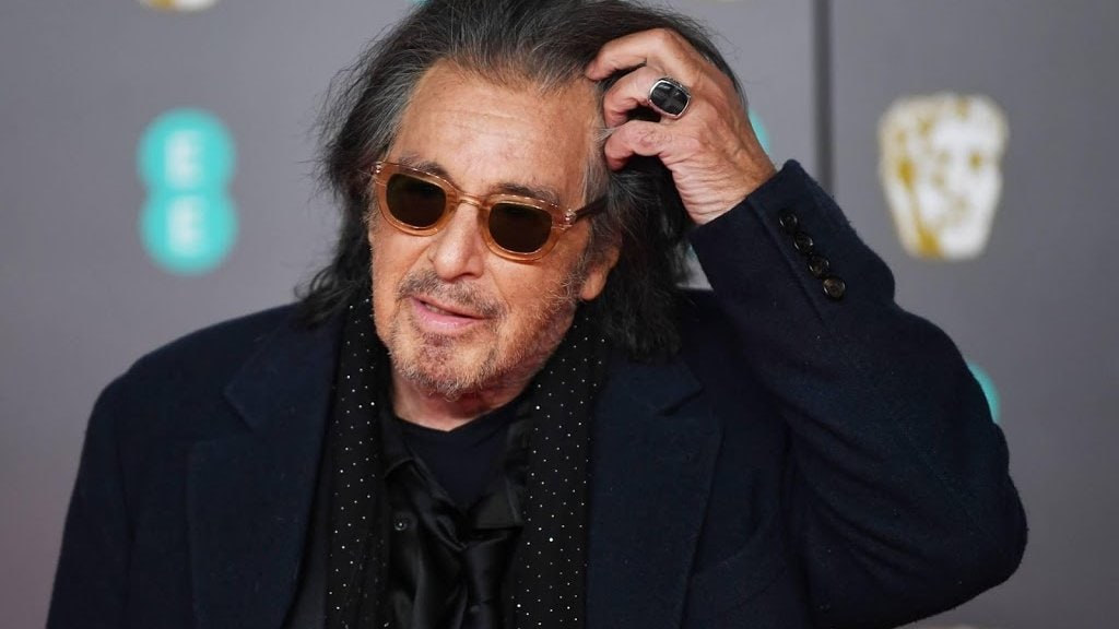 Al Pacino gaat onderuit op rode loper BAFTA's